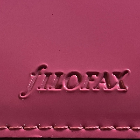 Filofax A5 Domino Patent Hot Pink - Picture 13 of 13